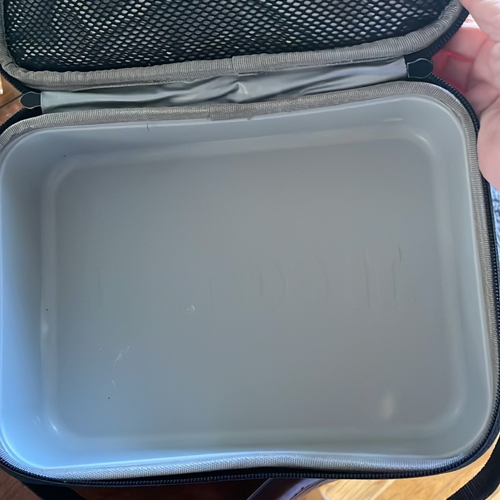 NIKE Lunch Box Insulated With Hard Shell - Picture 14 of 15